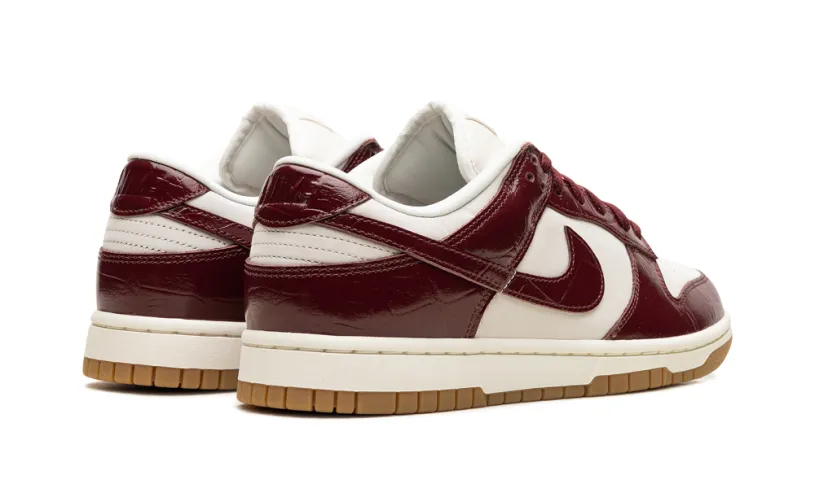 Nike Dunk Wmns Dunk Low LX 'Team Red Croc'